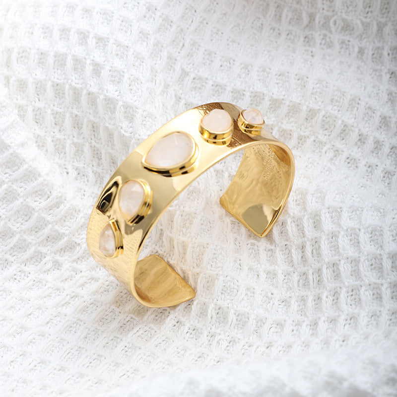 Classic crystal cashemire water drop ring
